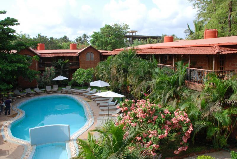 Marquis Beach Resort Candolim Exterior photo