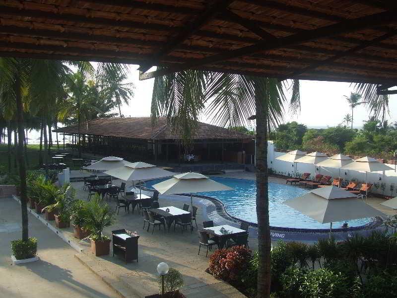 Marquis Beach Resort Candolim Exterior photo