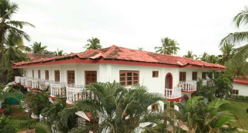 Marquis Beach Resort Candolim Exterior photo