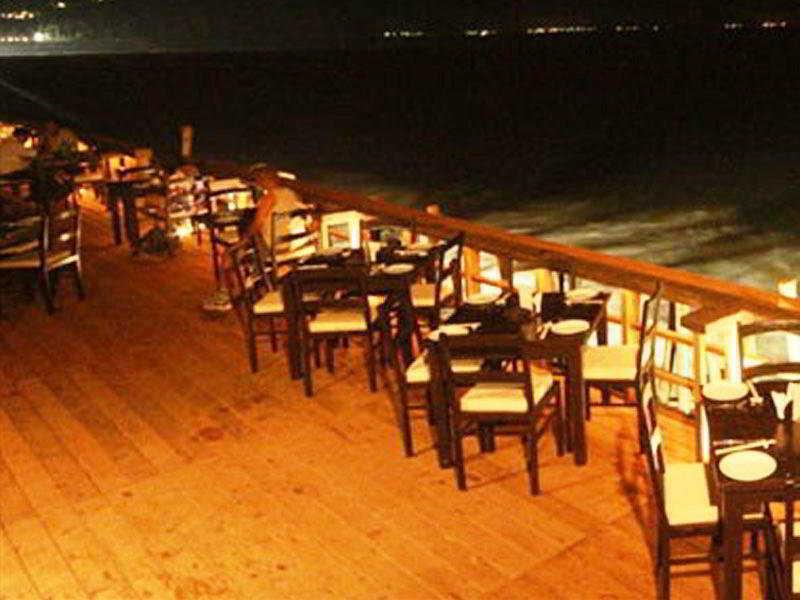 Marquis Beach Resort Candolim Exterior photo