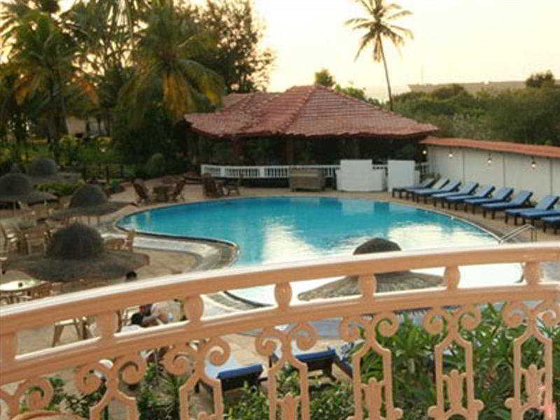 Marquis Beach Resort Candolim Exterior photo